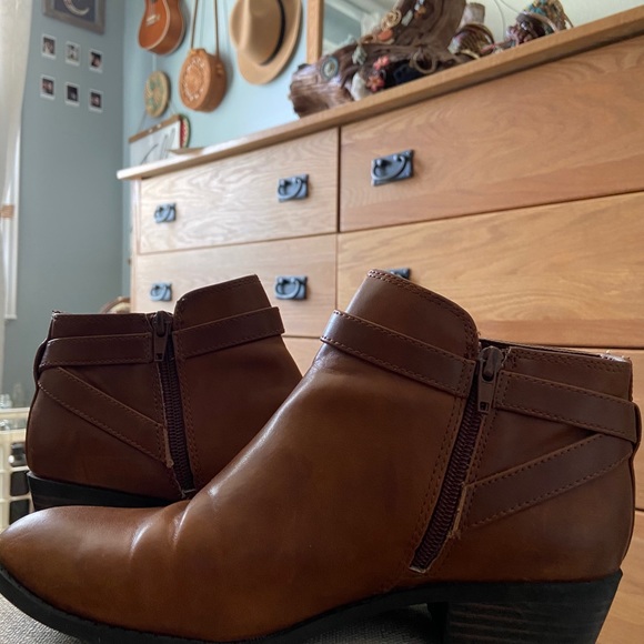 Brown leather booties! - Picture 3 of 6